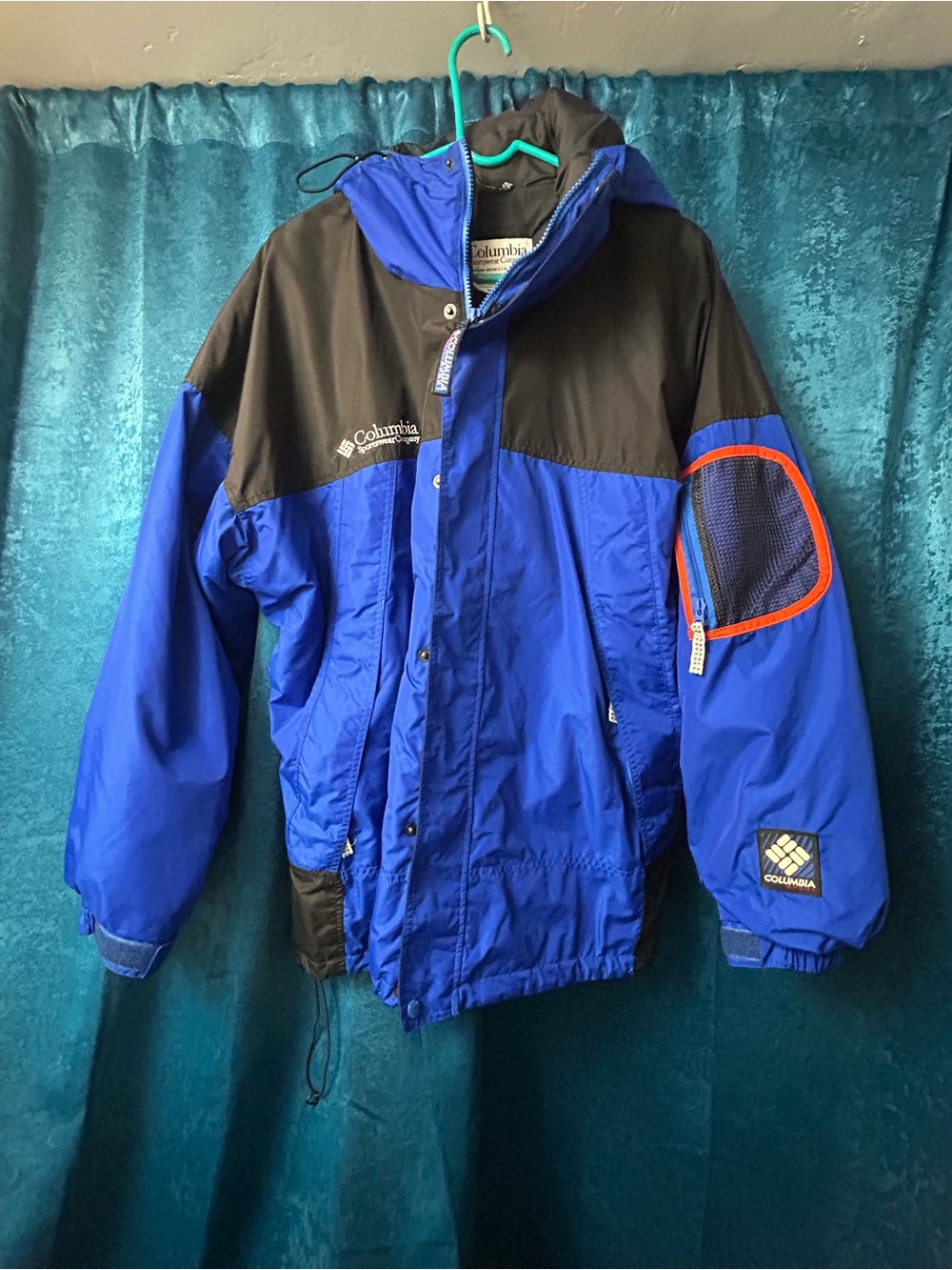 Columbia Blue and Black Men's Ski Jacket with Orange Trim